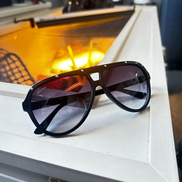 Gucci Black Aviator Sunglasses - Picture 1 of 7
